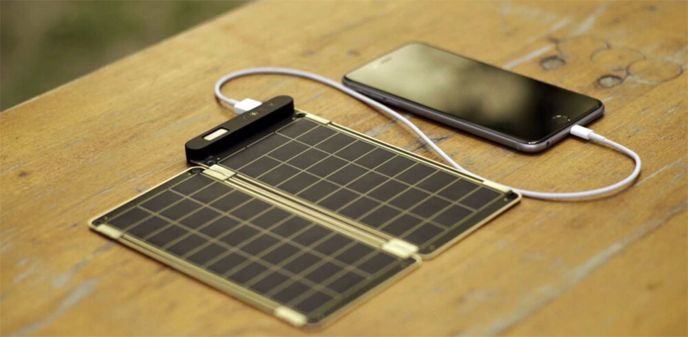 thinnest lightweight solar charger
