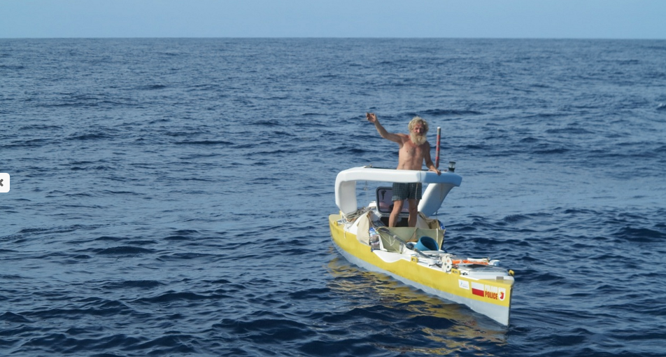 Doba in his kayak. Image from AleksanderDoba.pl